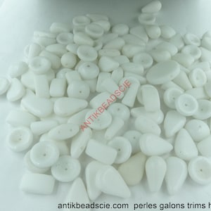 110p glass beads(156grs)vintage glass beads mix