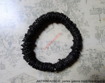 100 anneaux en crochet de soie noire