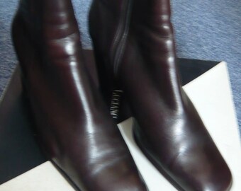 Brown leather ankle boots with block heel made by Luciano Barachini, Italy