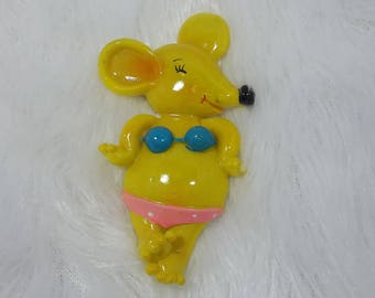 magnet depicting a mouse in a swimsuit