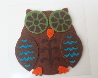 Shield applied to sewing or sticking owl owl nice customization