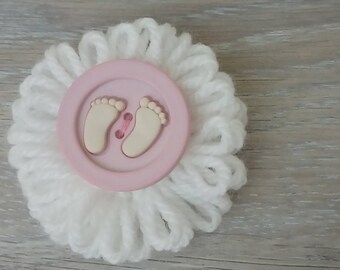 Fleurs en laine avec bouton bébé pour customisation