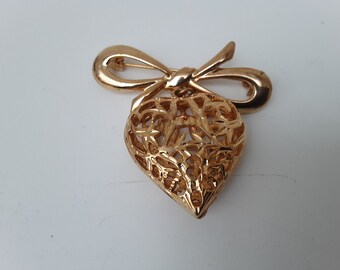 Broche  bijoux  coeur  metal doré  cadeau