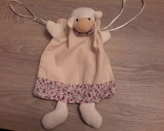 sac en tissus pour enfants représentant un mouton