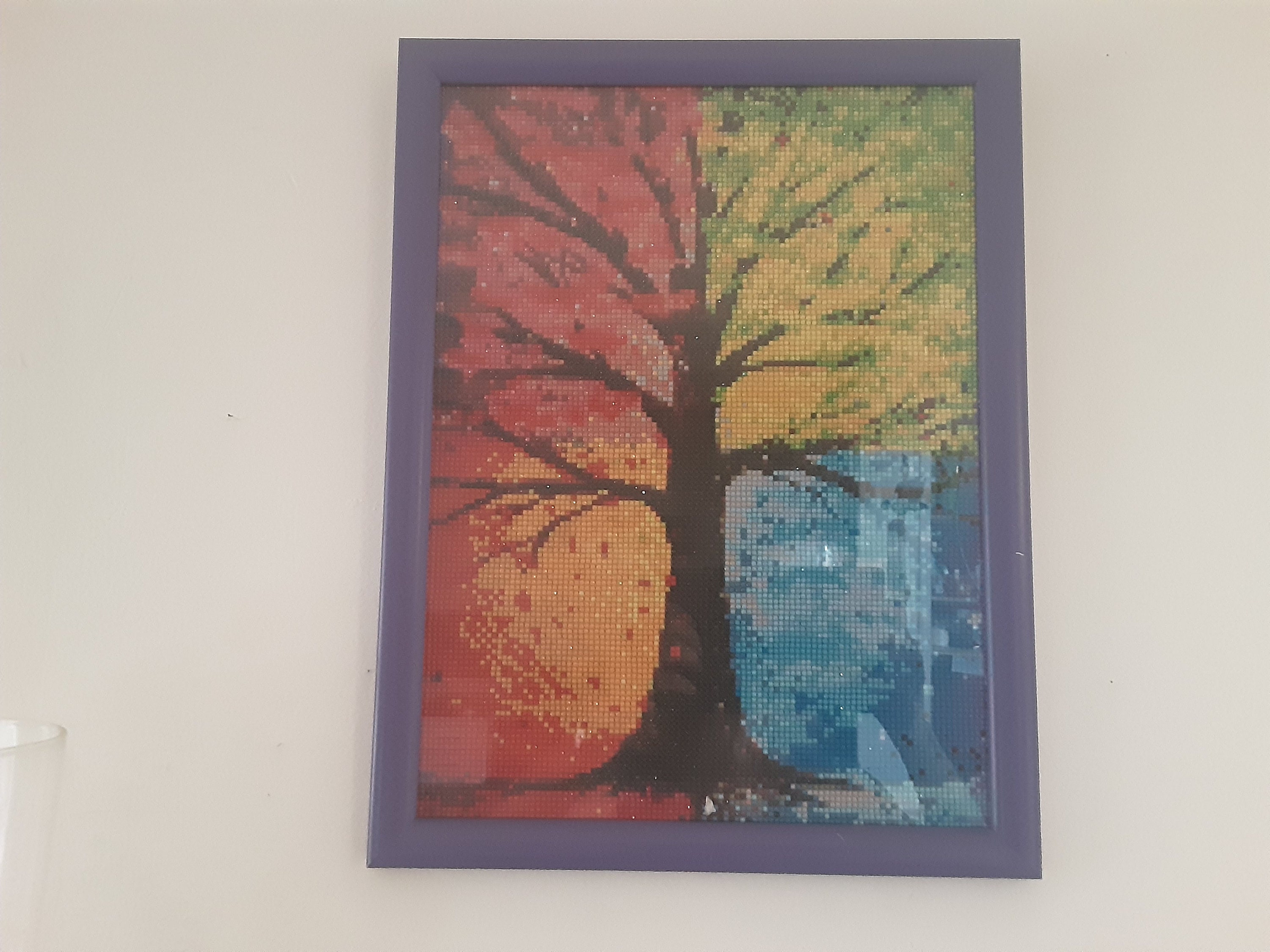Tableau Réalisé en Broderie Diamant Encadré Arbre