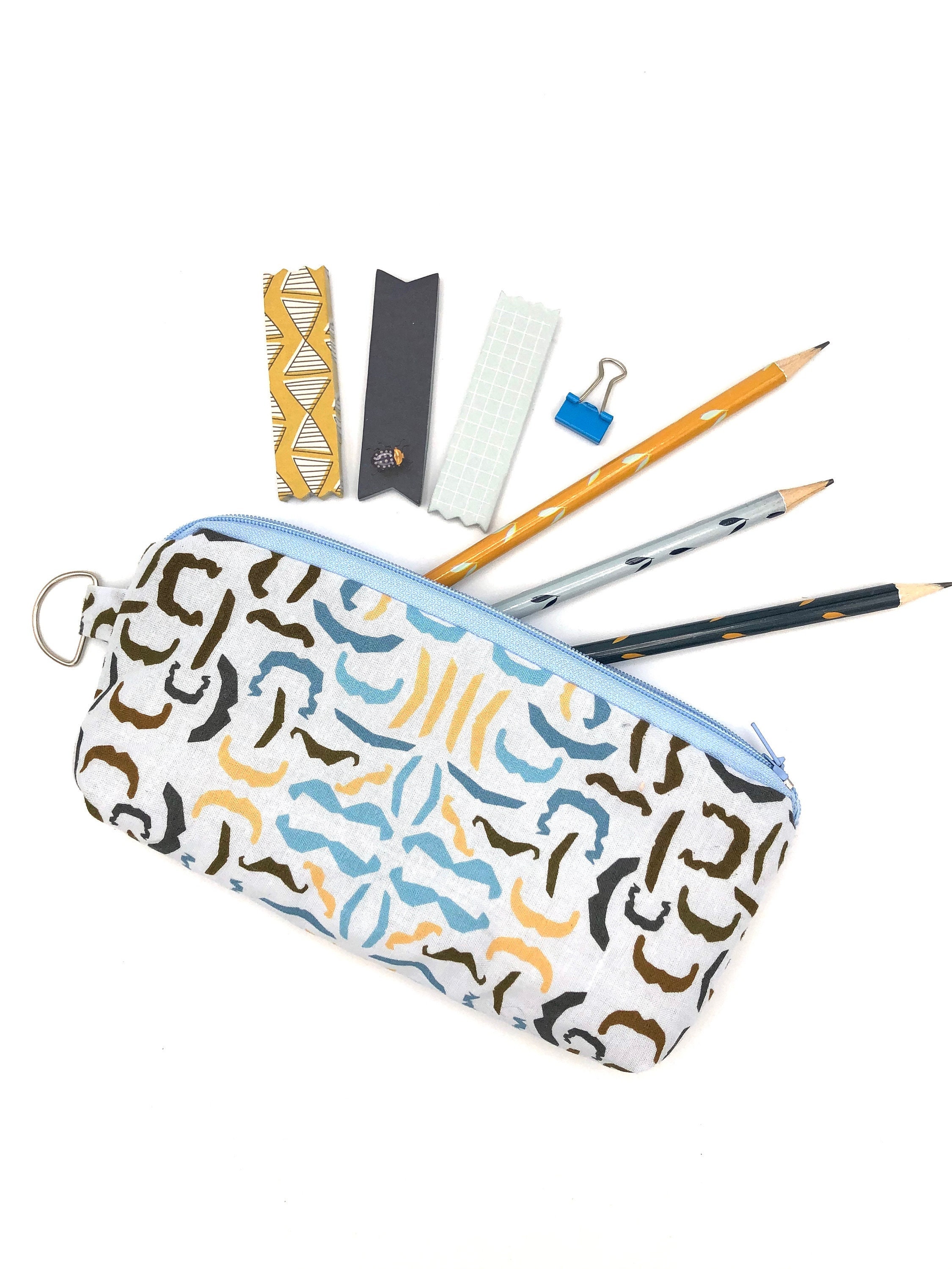 Petite Trousse Zippée en Coton Doublée/Imprimé Moustaches/Avec Accroche Métal Argenté