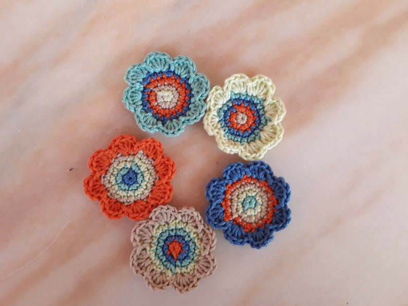 Set of 5 large 6 cm cotton crochet flowers 8