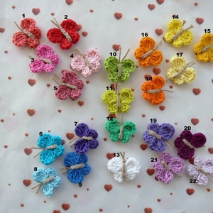 Petits papillons au crochet en coton libre choix de couleur image 1