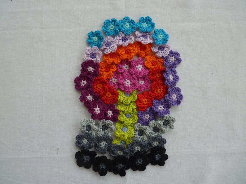 Lot des petites fleurs au crochet en coton libre choix entre 20 couleurs image 4