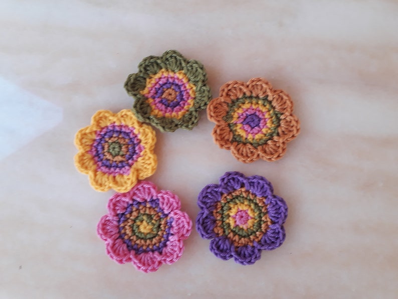 Set of 5 large 6 cm cotton crochet flowers 7