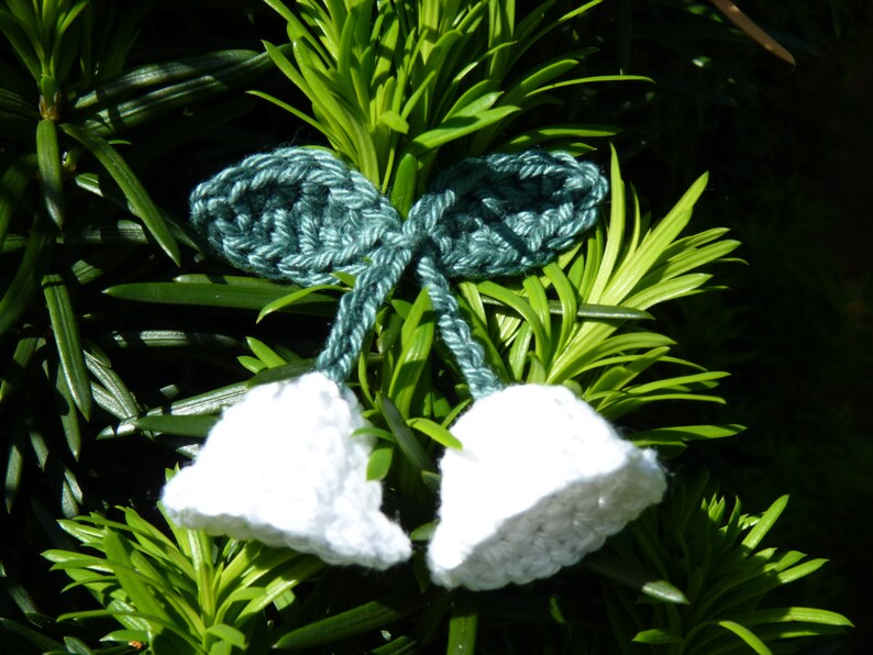 2 small 3D lily of the valley bells with cotton crochet image 6