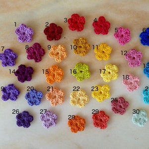 Mini fleurs au crochet en coton libre choix entre 34 couleurs image 1