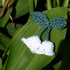 2 small 3D lily of the valley bells with cotton crochet image 5