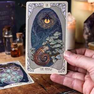 Tarot de la Hija del Forager: Edición Afterlight, baraja y guía impresa, set de adivinación de lujo