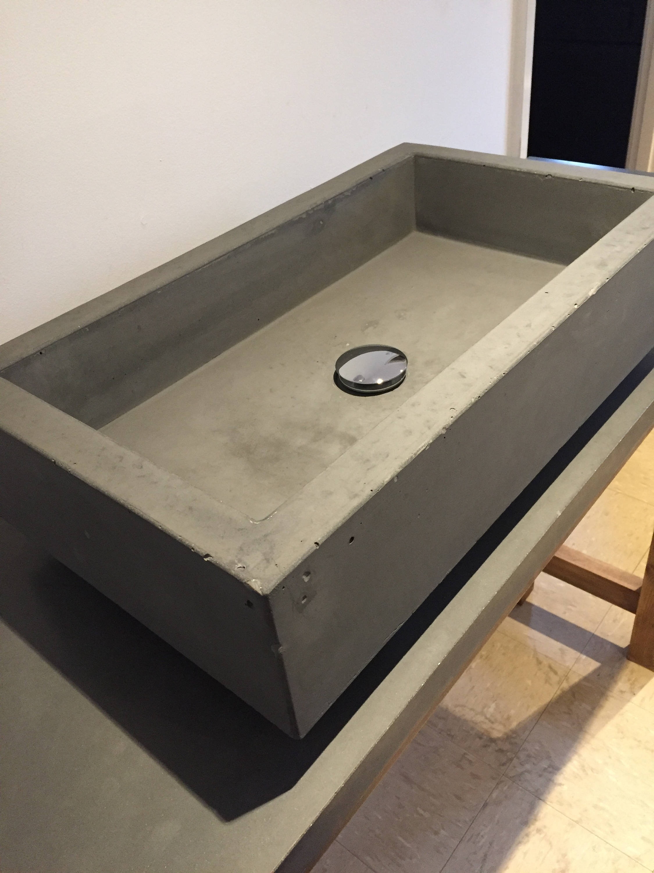 Concrete trough sink