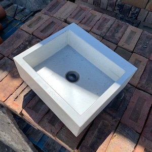 Square bathroom Concrete Sink