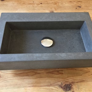 Bathroom concrete sink image 9