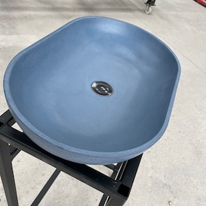 Concrete vessel sink