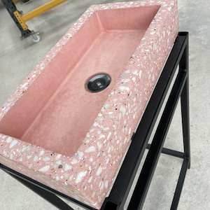 Rosa Terrazzo Betonwaschbecken