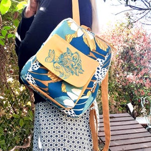 Mini sac à dos femme en toile motif floral , sac à dos femme brodé chat et papillon, sac à dos avec poche à rabat, sac à dos style bohème