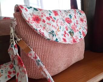 Bolso bandolera pequeño de pana rosa, riñonera, bolso con solapa de tejido floral, bolso con bandolera y correa para la muñeca, Hecho a mano