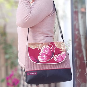 Sac bandoulière femme velours côtelé, sac besace rabat motif floral, sac de postier simili cuir noir, sac fait main style bohème