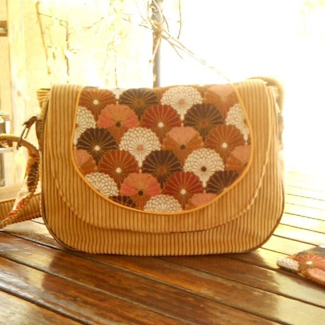 Pochon sac bourse - tissu japonais - fleur vert et rose - Un grand marché