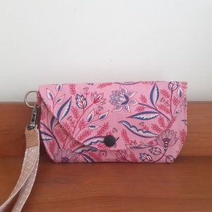 Porte monnaie femme avec dragonne, portefeuille, porte monnaie tissu coton rose, motif fleurs, porte monnaie à compartiments, fait main