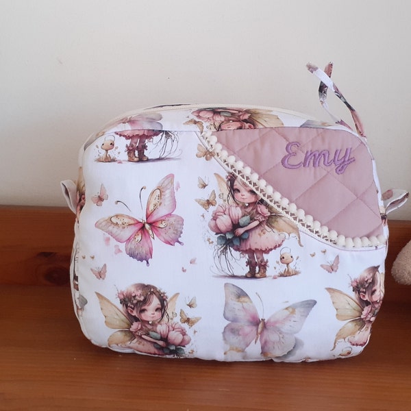 Trousse de toilette bébé fille avec prénom brodé,  cadeau naissance original