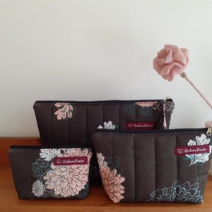 Lot de 3 trousses de toilette pour femme, trio de trousses matelassées en tissu coton fleuri, trousses de beauté fait main, cadeau femme