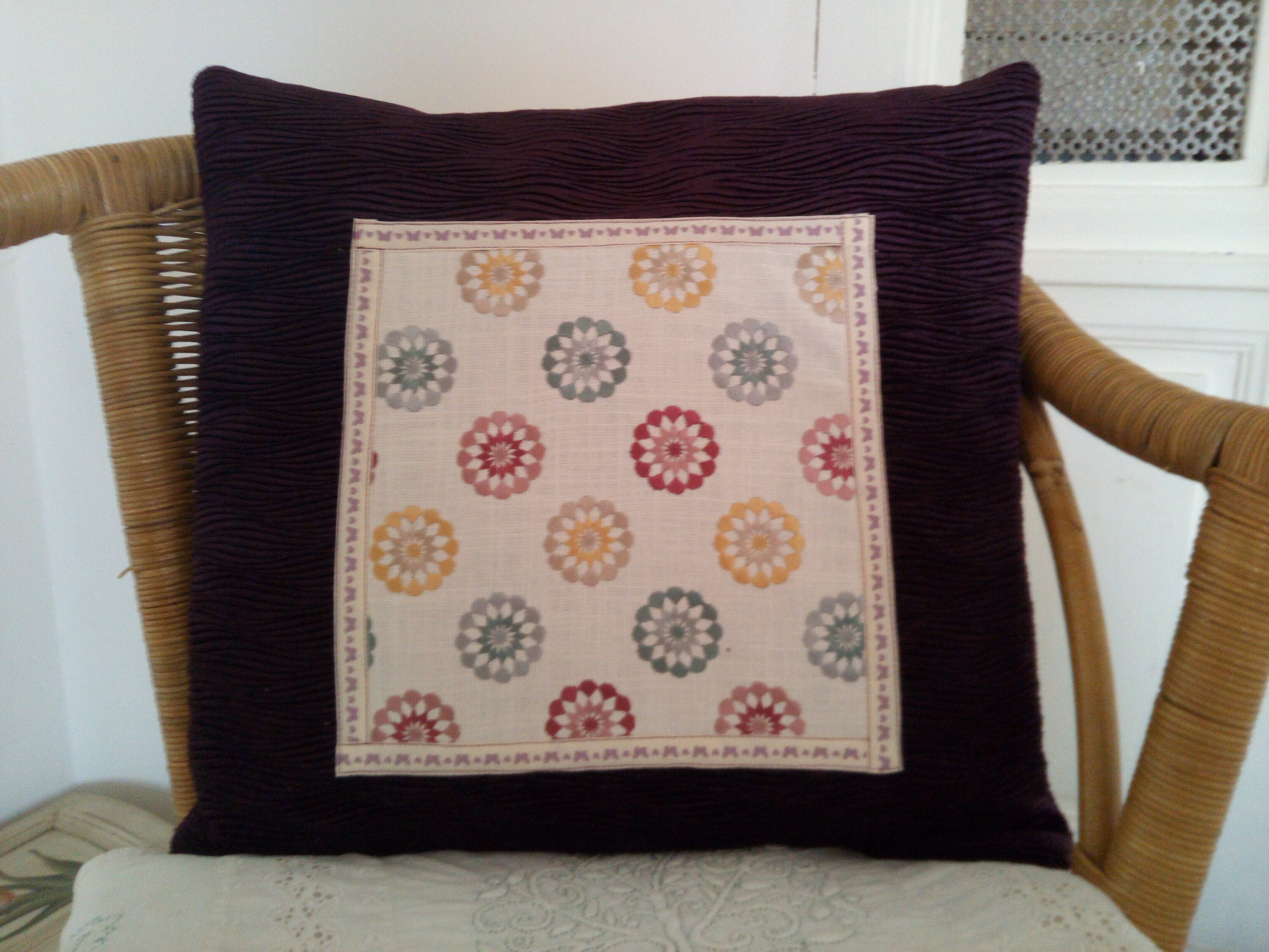 Housse de Coussin Décoratif , Tissu Velours Prune, Housse Motif Fleurs, d'intérieur