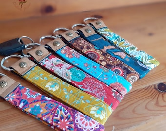 Wrist strap key ring, bracelet key ring, boho key ring, flowery fabric, gift idea