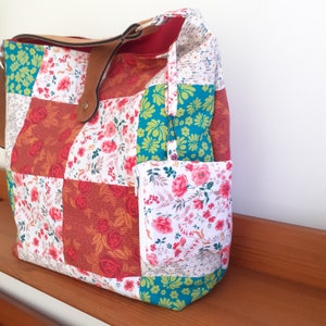 Bloemenstof patchwork draagtas, Japanse bloemenschoudertas, dameshandtas en bijpassende clutch, HANDGEMAAKT afbeelding 7