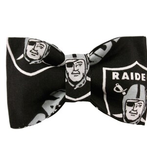 NFL Oakland Raiders Bow Tie, NFL Bow Tie, Raiders Bow Tie, Oakland Bow Tie, Collar Bow Tie, Black Bow Tie, team dog bow, Football Bow tie
