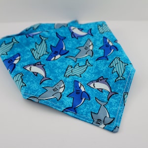 Circlin&#39; Sharks Bandana, Pet Bandana, Blue Bandana, Jaws Dog Bandana, Ocean Bandana, Dog Accesory, Nautical Pet, Boy Dog Bandana, Pet Bandan