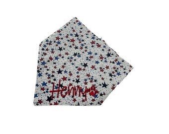 Pañuelo blanco patriótico con broche, pañuelo para perro del Día de la Independencia, pañuelo blanco para mascota, pañuelo personalizado, pañuelo del 4 de julio