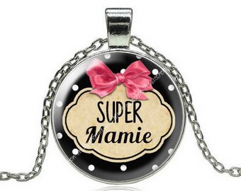 Necklace with pendant and Grandma 9 glass cabochon