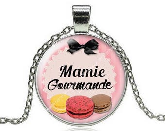 Necklace with pendant and 20 Grandma glass cabochon