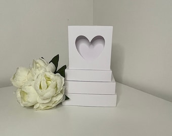 Stylish White Heart Shaped Gift Box, Great for all Personalise Gifts, Gifts for all Occasions, Valentines and Mother's Days