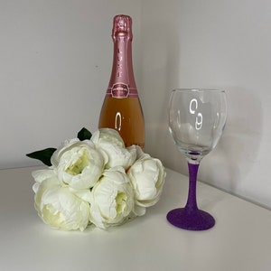 Glitter Stem Wine Glass, Personalise Glitter Glasses for the Perfect Gift, Gifts for all Occasions, Birthdays, Weddings, Parties