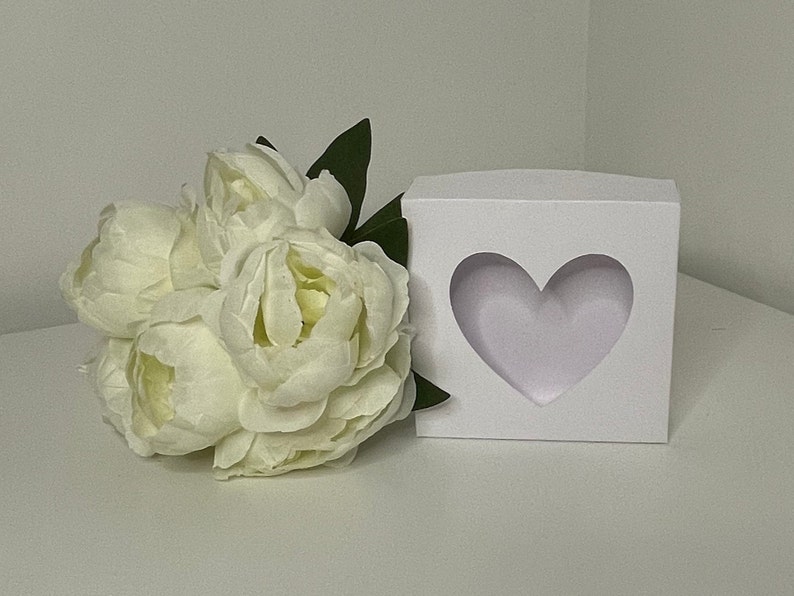 Stylish White Heart Shaped Gift Box, Great for all Personalise Gifts, Gifts for all Occasions, Valentines and Mother's Days image 4