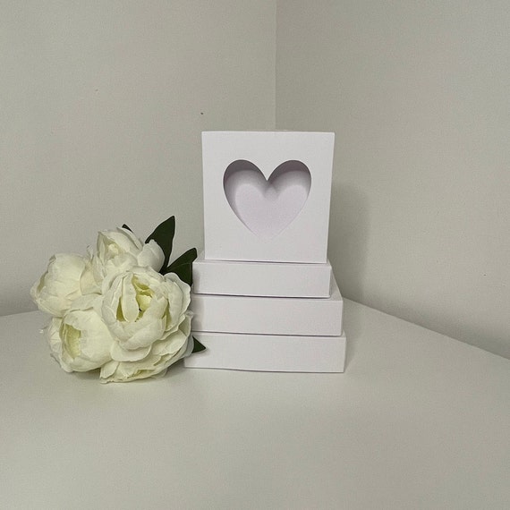 Stylish White Heart Shaped Gift Box, Great for all Personalise Gifts, Gifts for all Occasions, Valentines and Mother's Days