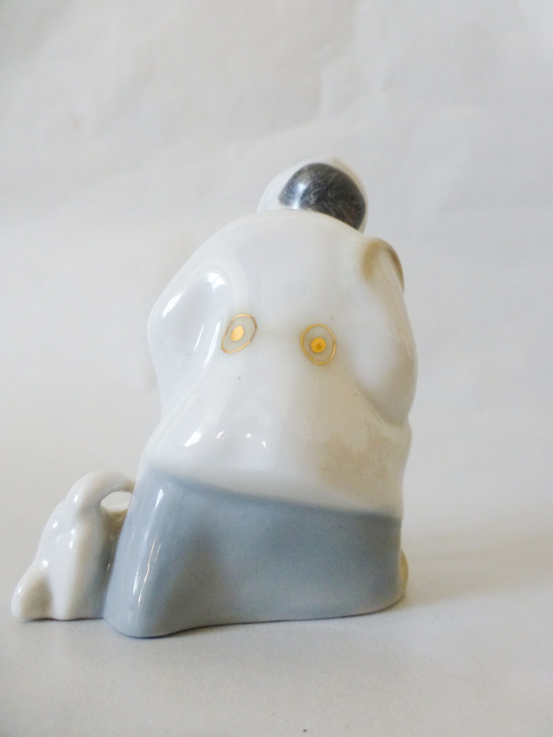 アンティークのチャップリン磁器の置物と犬：手描きの装飾 - Etsy 日本