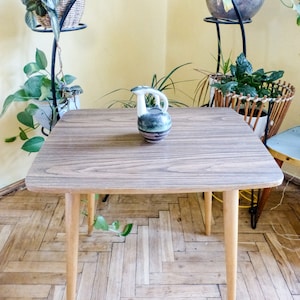 Vintage Holz Couchtisch: Mid-Century Modern Blumentisch