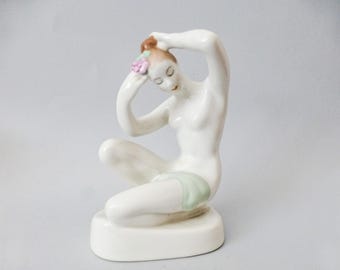 ヴィンテージのアクインクム磁器製羊飼いの置物：手描きのハンガリー