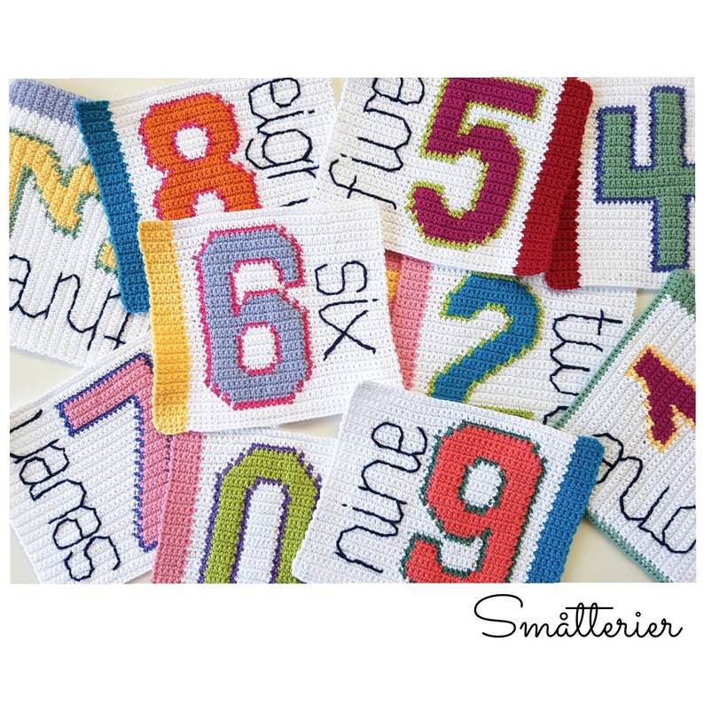 May include: Crocheted squares with numbers one through ten, each square is a different color and has a white background. The squares are arranged in a random pattern. The word "Sm&aring;tterier" is written in black at the bottom of the image.