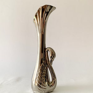silver swan soliflore, metal swan vase, old soliflore, art deco soliflore, swan metal vase, silver soliflore, swan soliflore image 2