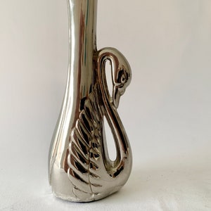 silver swan soliflore, metal swan vase, old soliflore, art deco soliflore, swan metal vase, silver soliflore, swan soliflore image 3