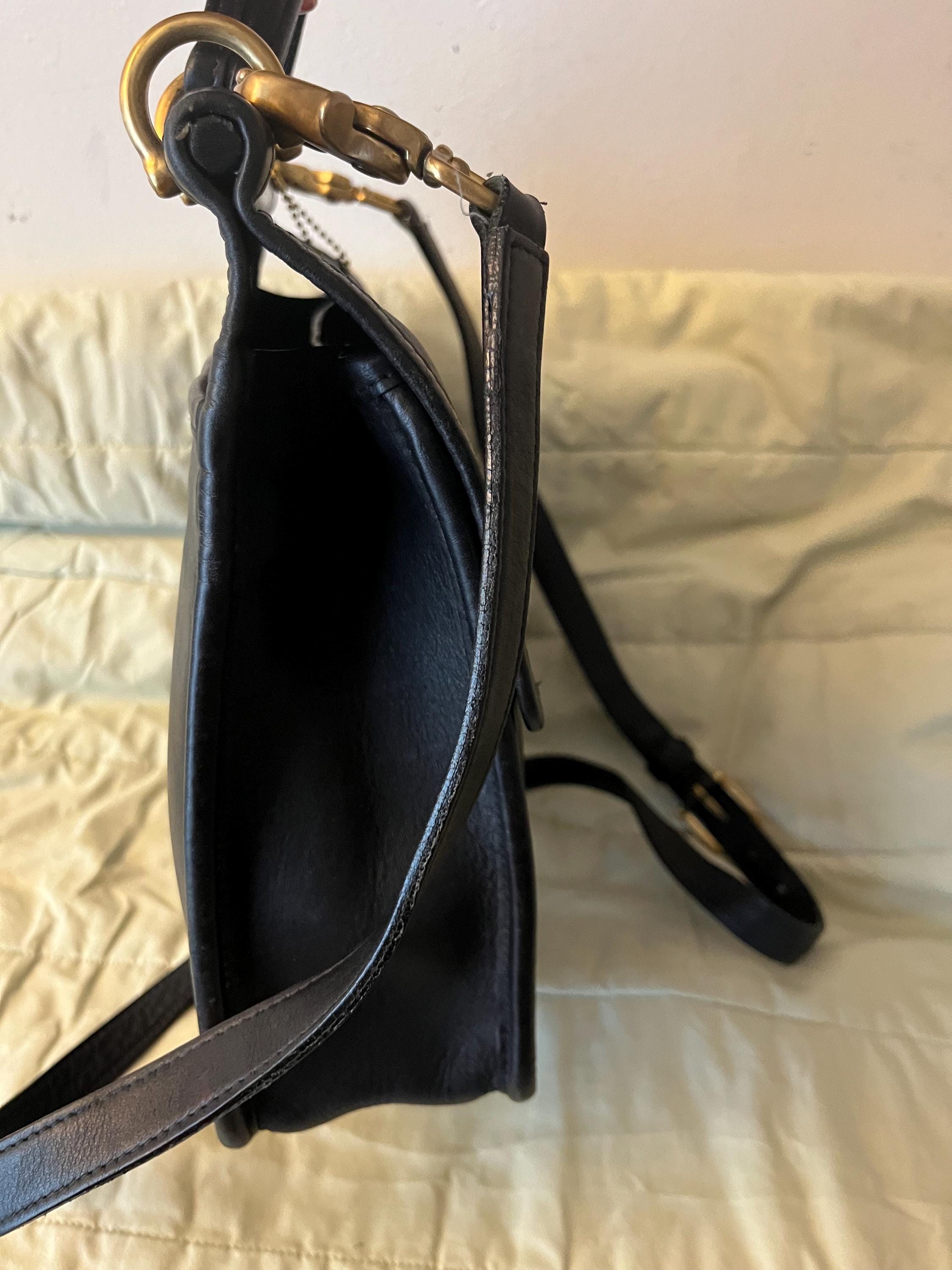 Vintage Coach #9927 Black Leather Willis Trunlock Shoulder Cross Vintage Coach #9927 Black Leather Willis Trunlock Shoulder Cross