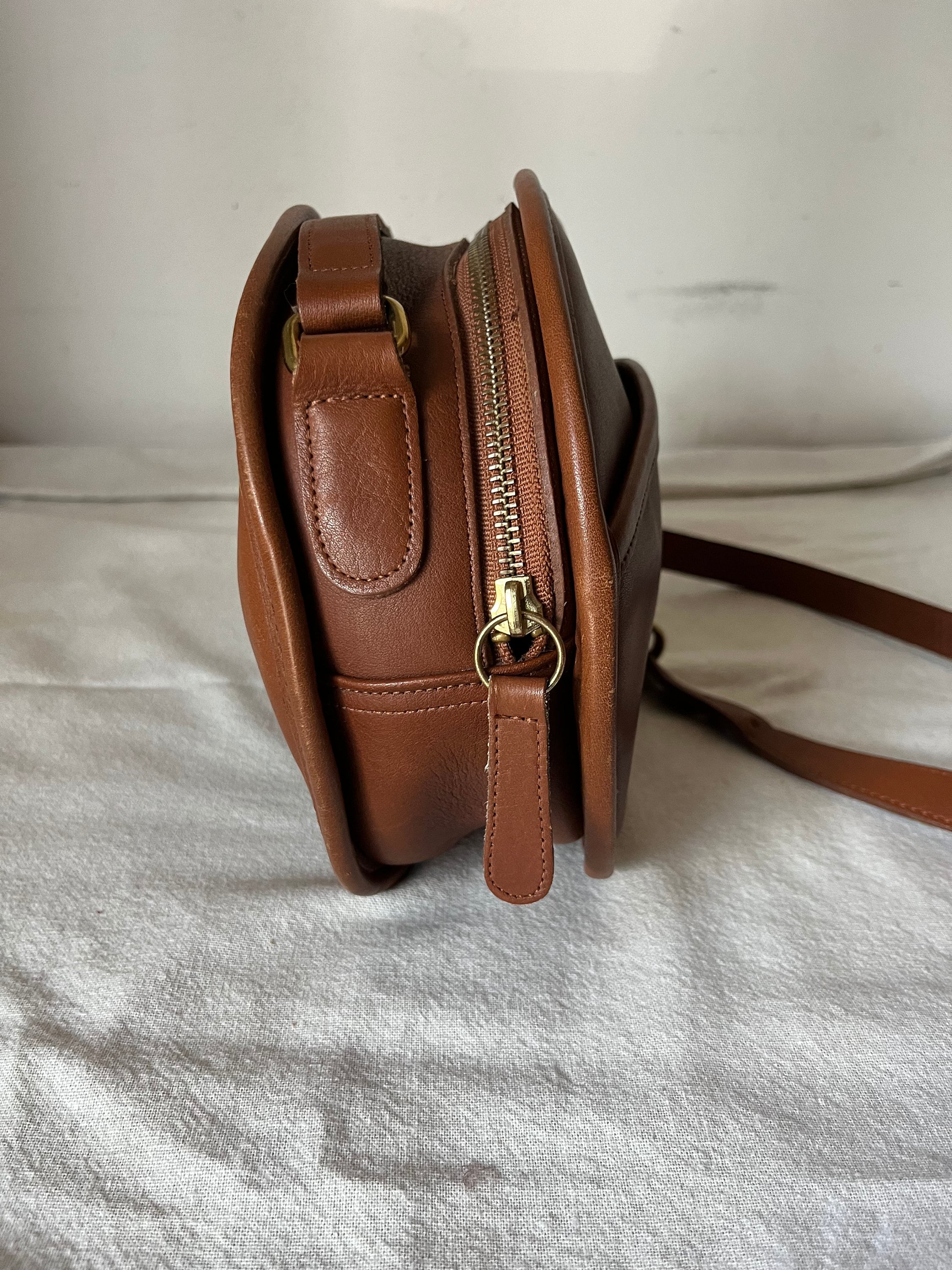 Vintage Coach Brown Leather Shoulder Moon Shape Crossbody Bag 9901 